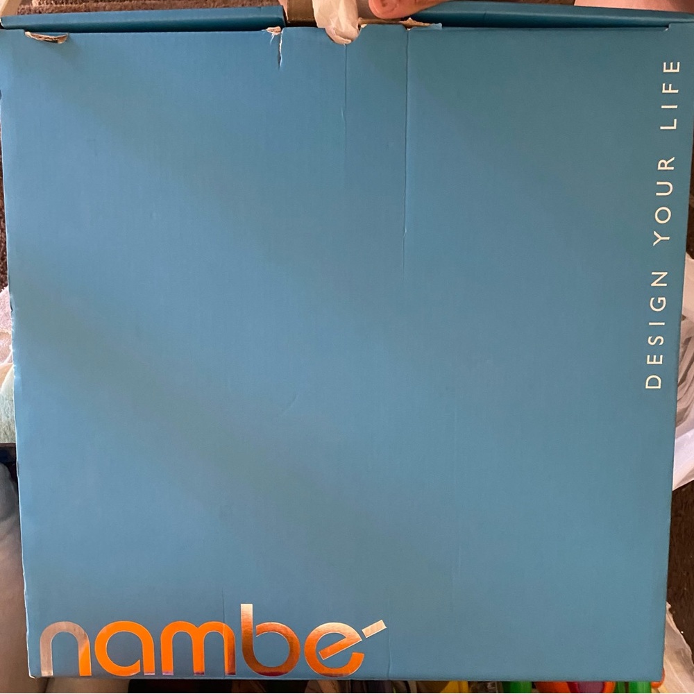 Selling a brand new nambé center piece bowl